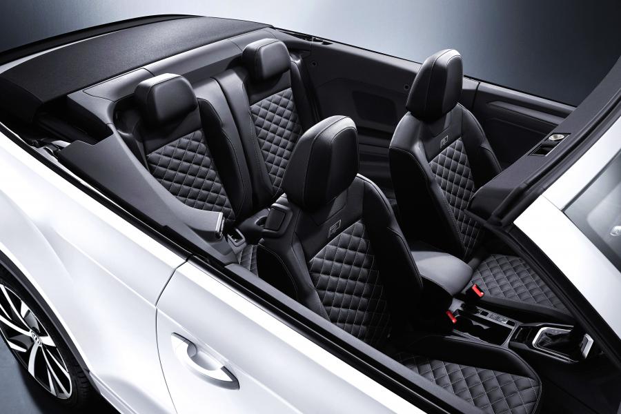 Интерьер Volkswagen T-Roc Cabriolet R-Line 2019 года  (WW) (фото 17 из 137)